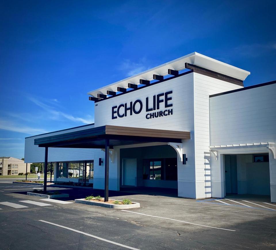 Echo Life Church: Building letters