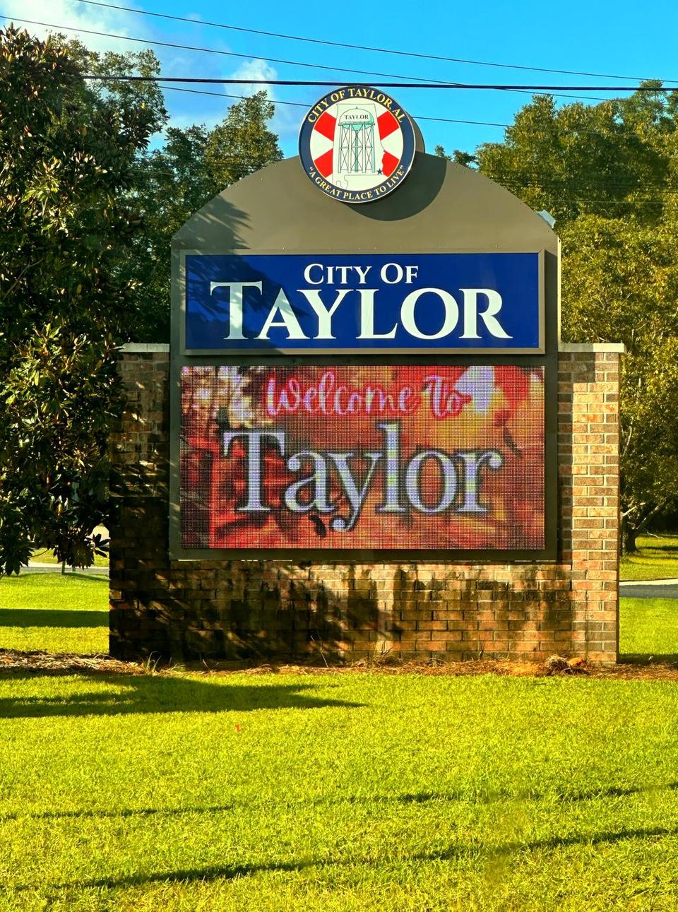 City of Taylor: monument with a full-color message center